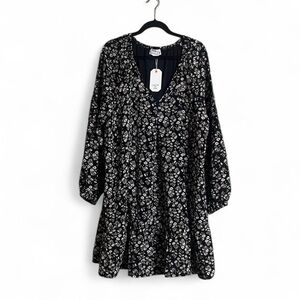 Loveriche Dress Sz 3XL Ditsy Black Floral Dark Romantic Pleated Tiered Vacation